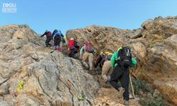 Hakkari'de Dağcılar Cilo Dağı'na Tırmandı