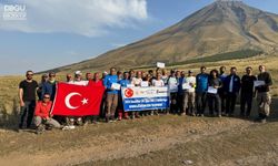 Iğdır’da Emekliler Yılı Kapsamında Küçük Ağrı Dağı’na Tırmanış Etkinliği Düzenlendi