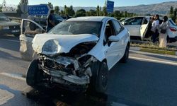 Erzincan’da İki Otomobilin Çarpıştığı Kazada 8 Kişi Yaralandı