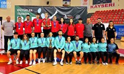 Badmintonda “Büyükler Türkiye Şampiyonu” Erzincan Oldu