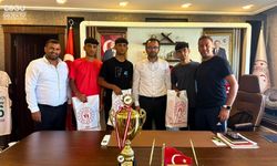 Şampiyon Tenisçiler Iğdır Gençlik ve Spor İl Müdürlüğü’nde Ağırlandı