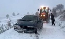 Ardahan'da kar ve tipide yolda mahsur kaldılar