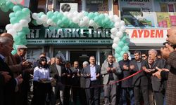 AK Parti Iğdır Teşkilatı, Cömert Marketing’in açılışına katıldı