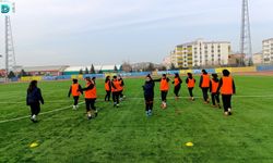 Ağrı'nın Kadın Futbol Takımı, 1955 Batman Belediyespor Maçına Hazırlanıyor