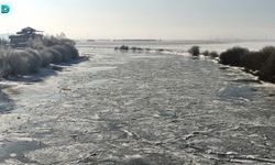 Ardahan buz kesti: Kura Nehri dondu