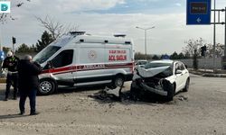 Elazığ'da Ambulans İle Otomobil Çarpıştı: 2 Yaralı