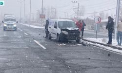 Iğdır’da Kar Yağışı Kazaya Neden Oldu: Motosiklet Sürücüsü Ağır Yaralandı