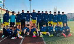 Kafkasspor U14 Şampiyonluk Kupasını Kaldırdı