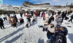 Kars'ta Çocuklar Kar Şenliğinde Gönüllerince Eğlendi