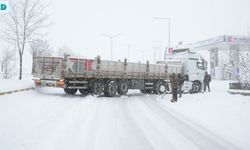 Muş-Bingöl Kara Yolunda Ulaşıma Kar Engeli