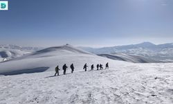 Doğa Tutkunları Çavuştepe Zirvesine Tırmandı