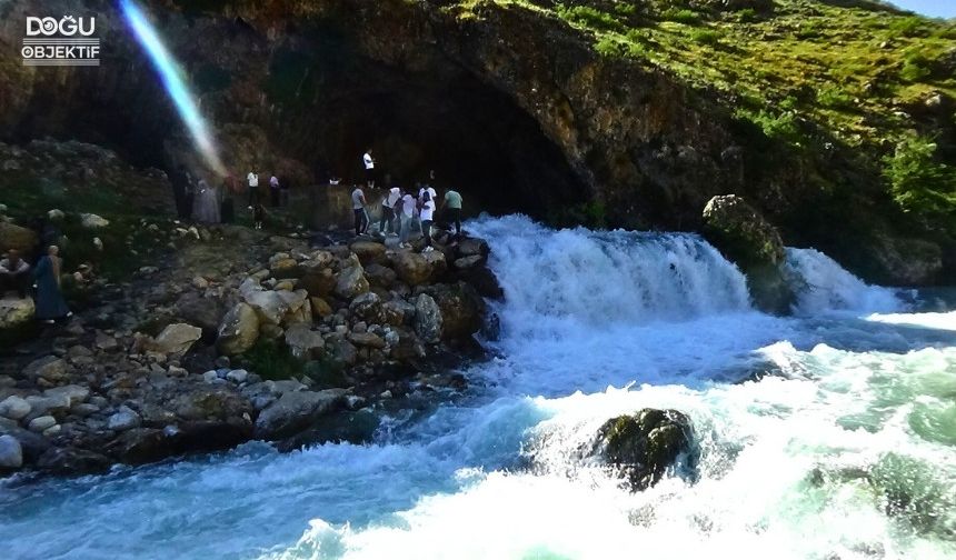 Botan Çayına Hayat Veren Suyun Kaynağından Görüntüler