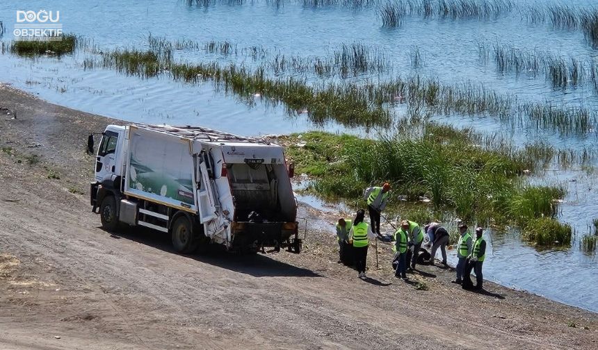 Hazar Gölü Çevresinde 15 Günde 12 Ton Çöp Toplandı