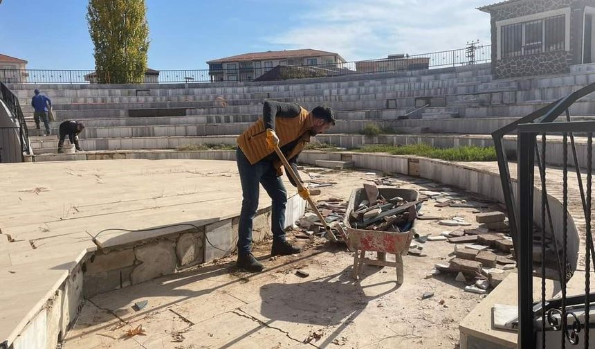 Gölbaşı ilçesinde amfi tiyatro yenileniyor