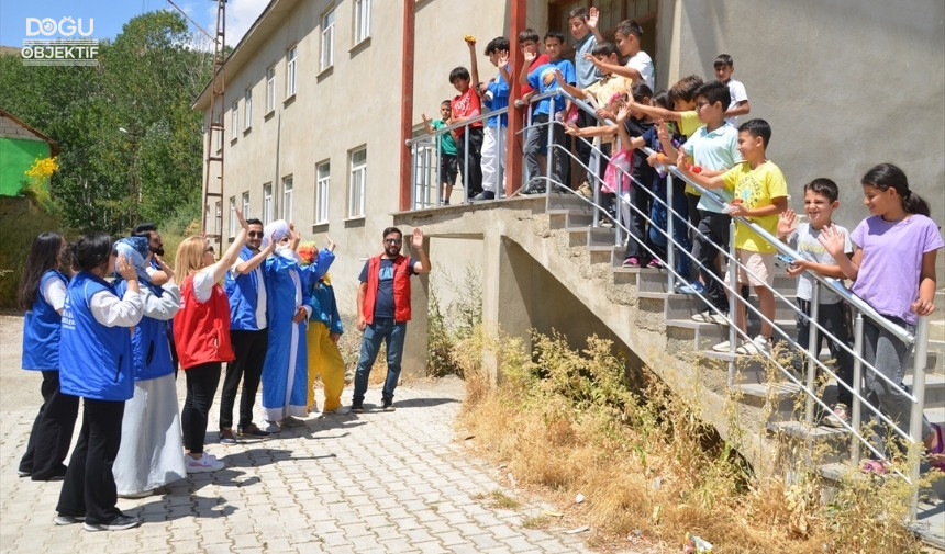 Hakkarili Gençler Köylerde İyilik Ağacı Tohumları Ekiyor Yüksekova 1