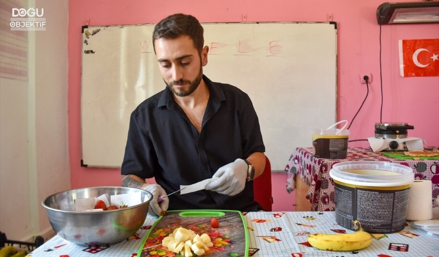 Tatlı Yemeyen Çocuk Kalmasın Diyerek Yollara Düştü Van