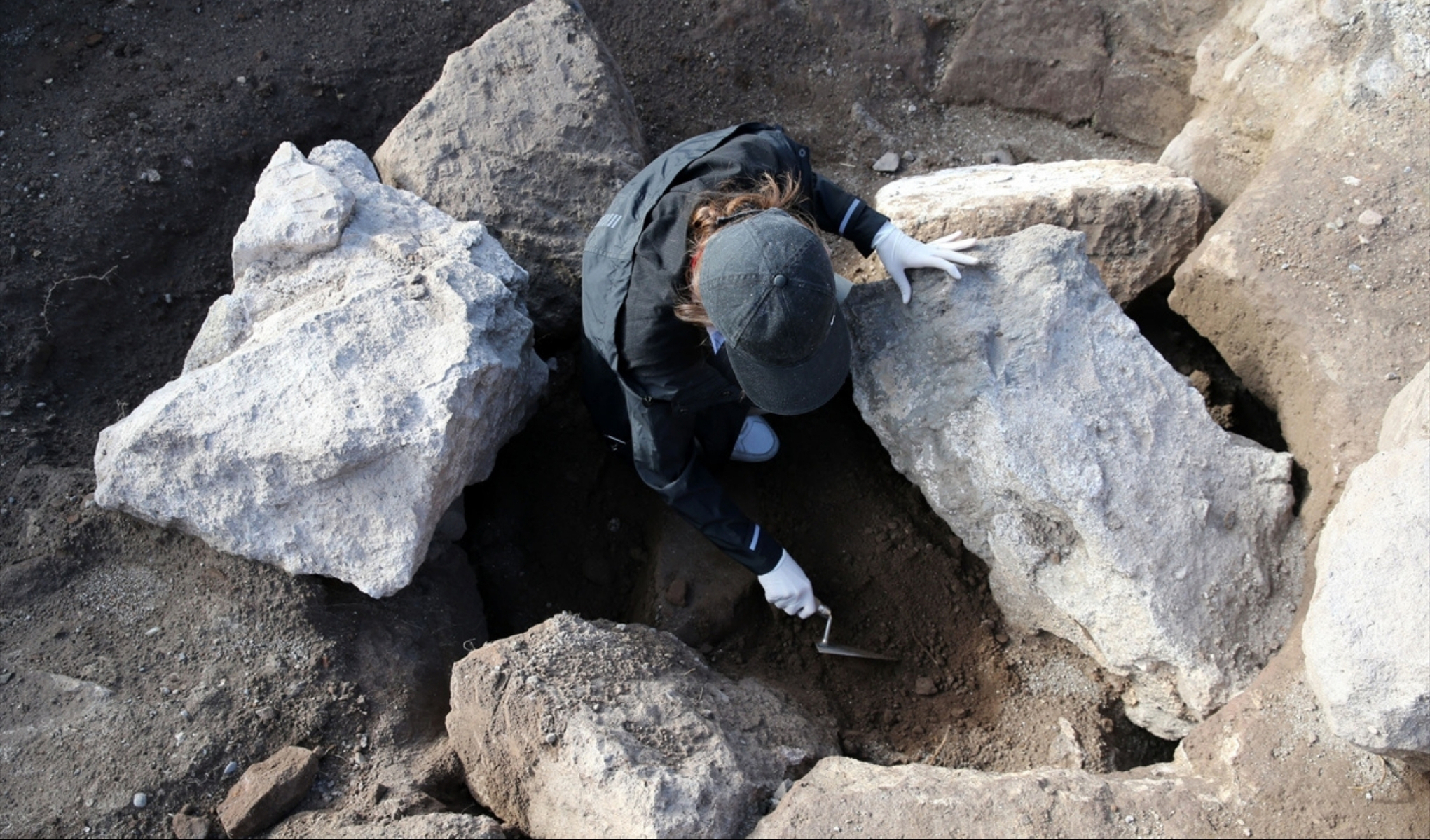 Eski Ahlat Şehri Kalesi'ndeki Kazılarda Su Sarnıcı Ortaya Çıkarıldı 1