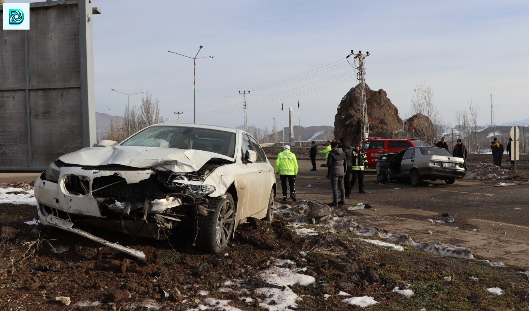 Oltu'da Trafik Kazası 4 Yaralı 1