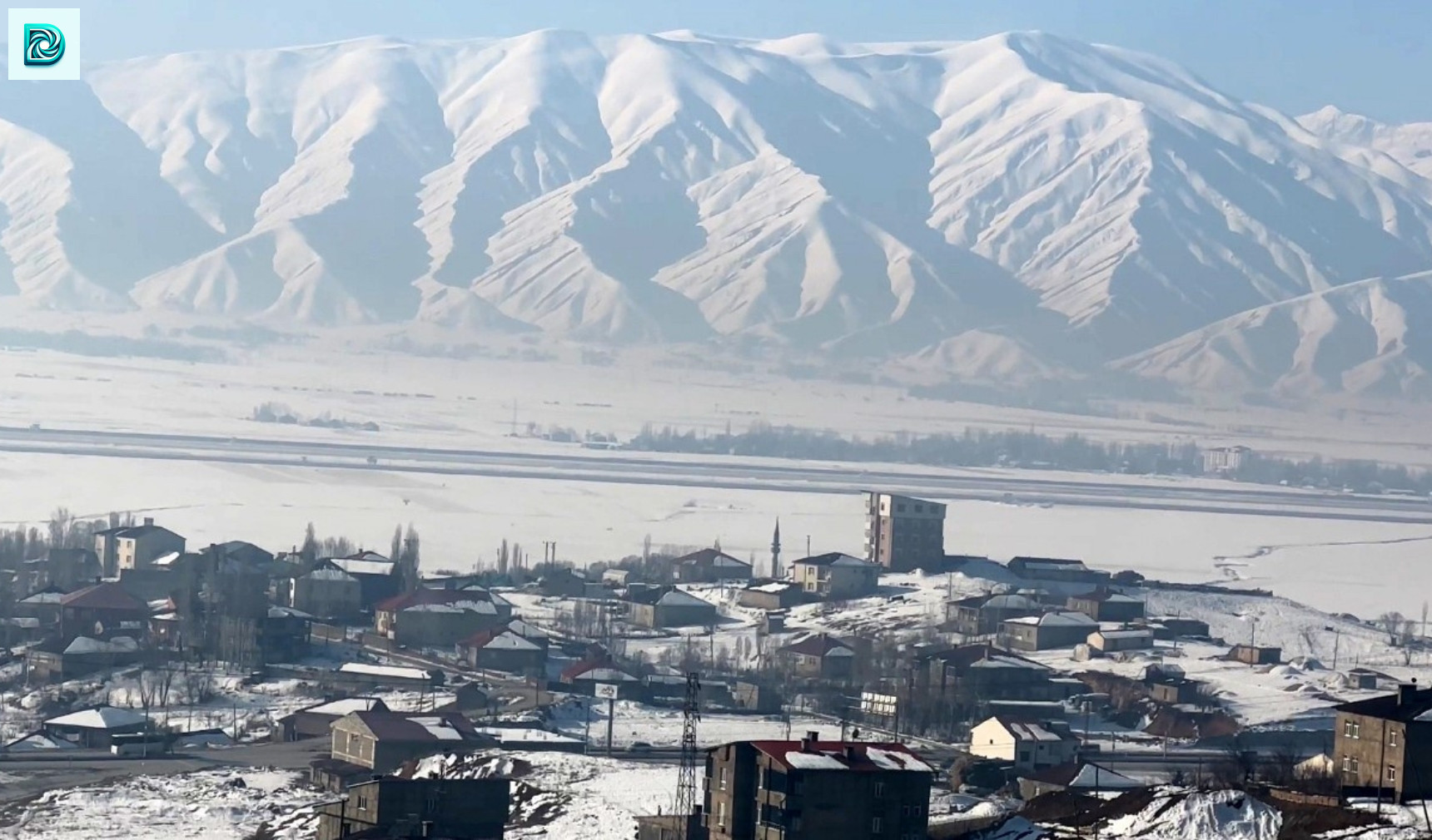 Yüksekova Ve Şemdinli Arasında 50 Kilometre Fark İki Farklı Mevsim Mm (3)