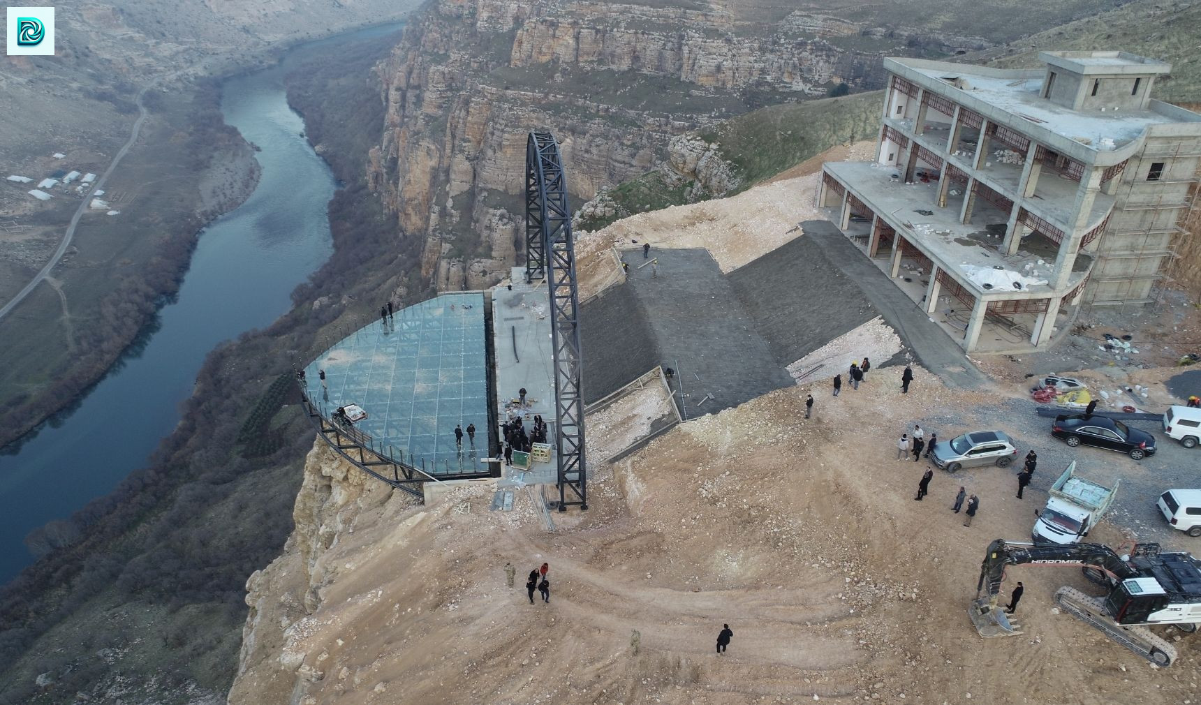 Şırnak'taki Cehennem Dersi Cam Terası Turistlerin İlgi Odağında (2)-1